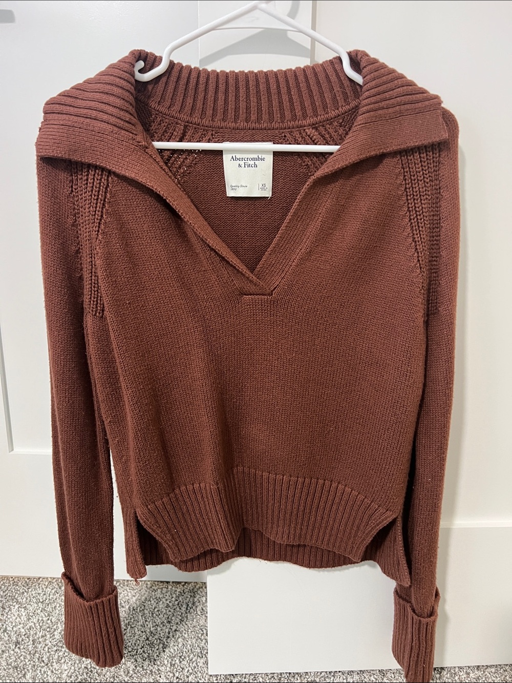 Abercrombie & Fitch Women's Rust V-Neck Knit Sweater